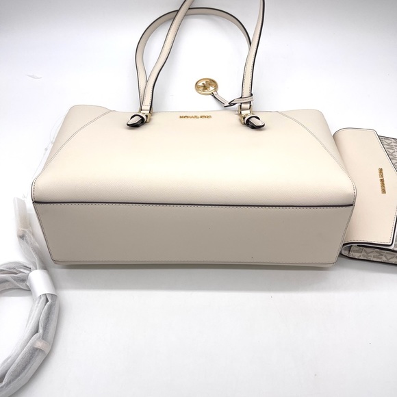 Michael Kors Large Charlotte 3 in 1 Tote Bag - Picture 9 of 16